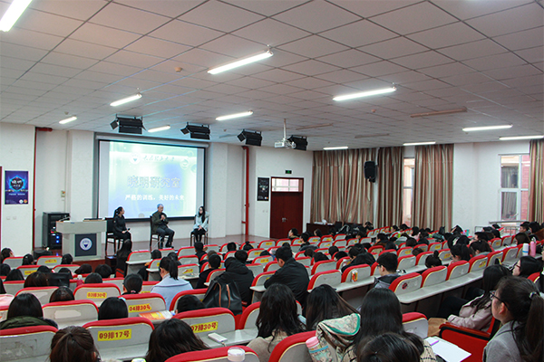 我院邀请“晓明研究室”走进学院与同学面对面 我院邀请“晓明研究室”走进学院与同学面对面